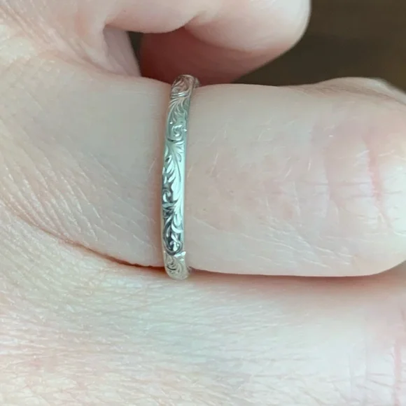 14k White gold ring with scroll engraving - Picture 3 of 6